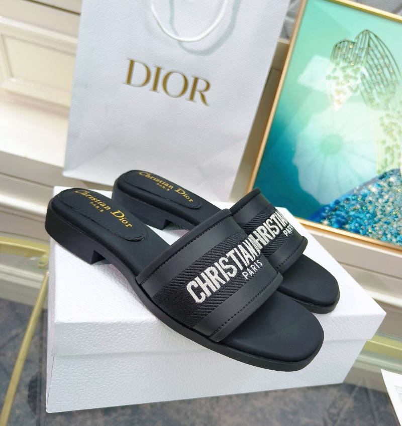 ch**an D*or slippers